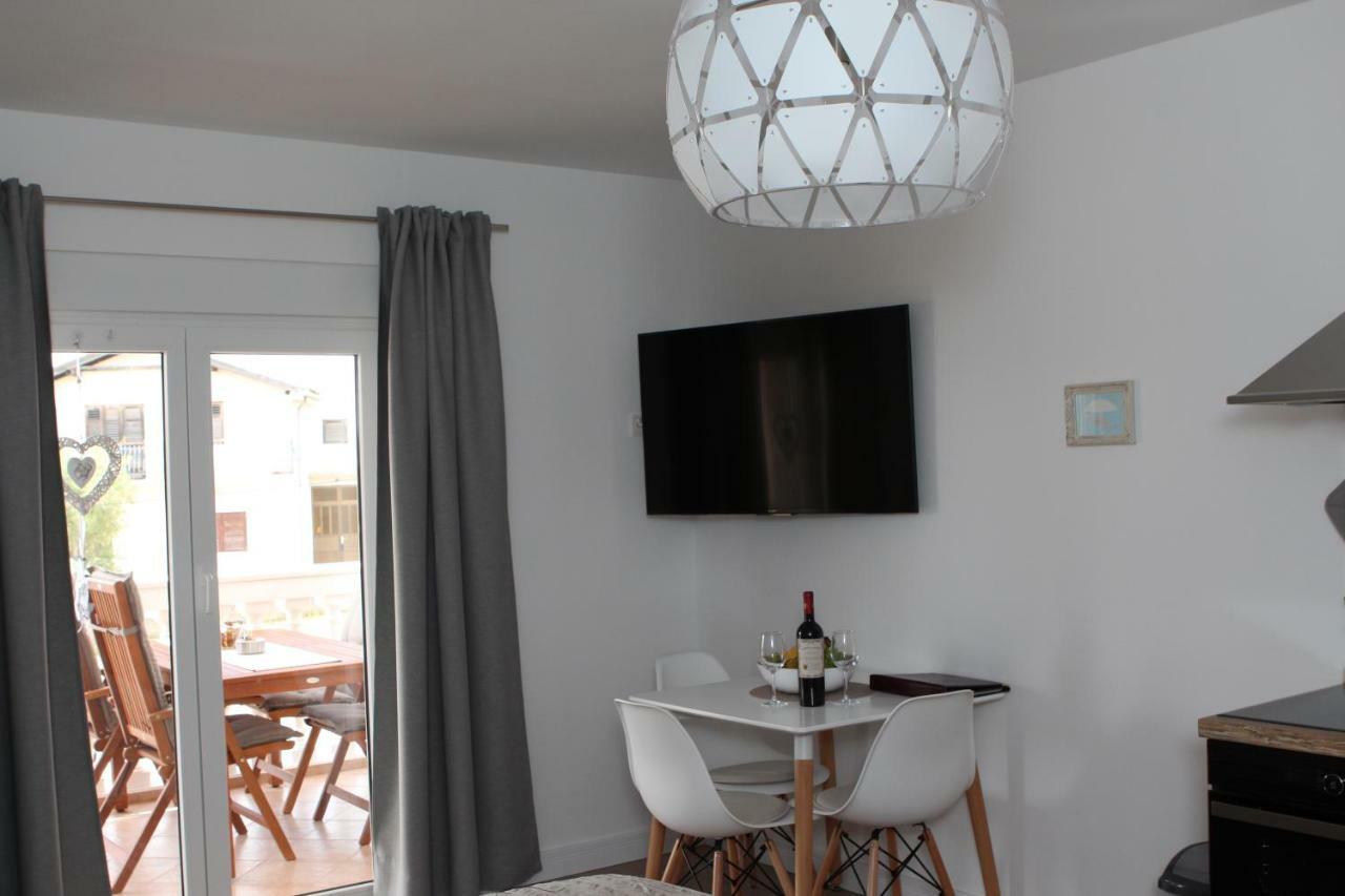 Apartments Mirela Водице Экстерьер фото